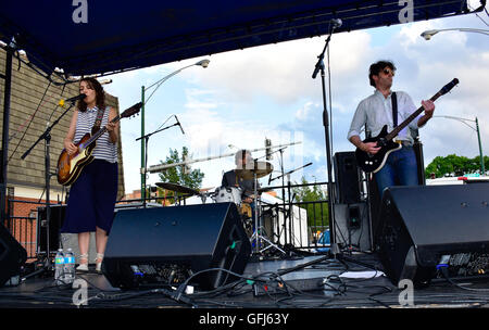 Gaby Moreno ist eine guatemaltekische Singer-Songwriter und Gitarrist. Stockfoto