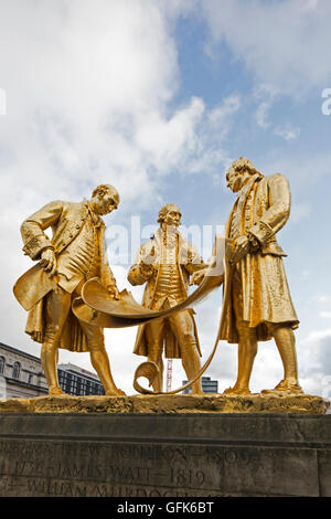 Statuen von Matthew Boulton, James Watt und William Murdoch, Broad St, Birmingham, England, Vereinigtes Königreich Stockfoto