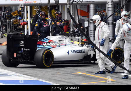 Hockenheim, Deutschland. 31. Juli 2016. Britischer Fahrer Felipe Massa von Williams Martini Racing bei einem Boxenstopp während des deutschen Formel Grand Prix in der Hockenheimring in Hockenheim, Deutschland, 31. Juli 2016. Foto: ULI DECK/Dpa/Alamy Live-Nachrichten Stockfoto