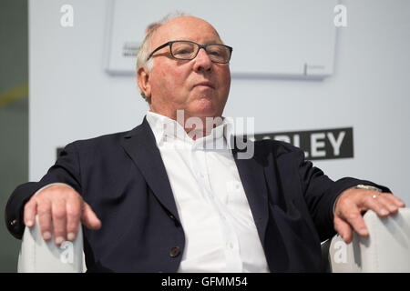Dortmund, Deutschland. 31. Juli 2016. Uwe Seeler auf dem Podium vor der Eröffnung der Sonderausstellung im deutschen Fußball Museum, 50 Jahre Wembley, in Dortmund, Deutschland, 31. Juli 2016. Foto: MAJA HITIJ/Dpa/Alamy Live News Stockfoto