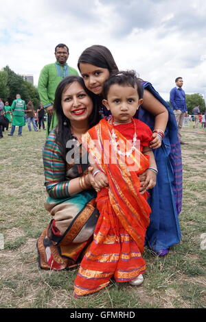 London, UK. 21. Juli 2016. : Hunderte von Bangladesch Gemeinschaft besucht Boishakhi Mela 2016 Feier der Bengali New Year Essen, Musik und Tänze Weber Fields, London, UK. Bildnachweis: Siehe Li/Alamy Live News Stockfoto