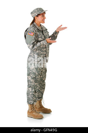 Serie mit einer Frau als eine solidier in United States Army Uniform.  Zahlreiche Requisiten vermitteln eine Vielzahl von Konzepten.  Isoliert auf Stockfoto