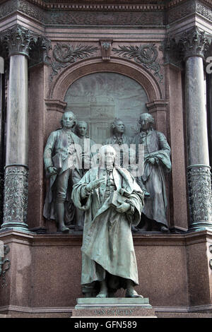 Statue von Gerard Van Swieten an Maria-Theresia-Denkmal in Wien Stockfoto