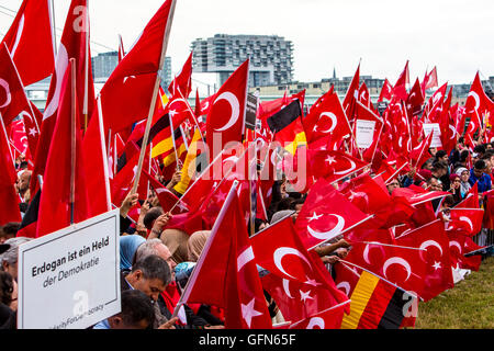 Demonstration, Kundgebung von Türken in Köln, gegen den Putschversuch in der Türkei und der für den türkischen Präsidenten Recep Erdogan, Stockfoto