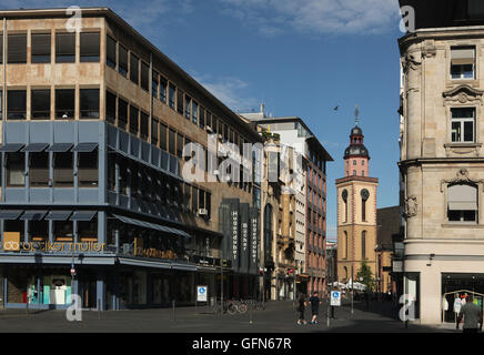 St. Katharina Kirche und Steinweg Straße in Frankfurt Am Main, Hessen, Deutschland. Stockfoto