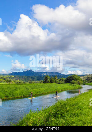 SUP auf dem Hanalei River auf Kauai Stockfoto