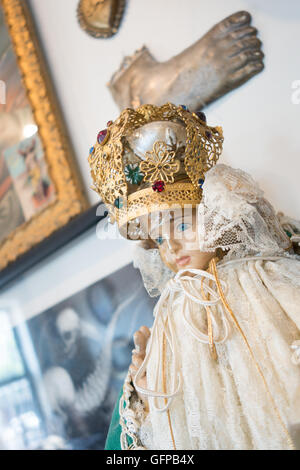 Objekte auf dem Display an der Morbid-Anatomie-Museum in Brooklyn, New York, mit Tod-zentrierte Kunst & Artefakte aus der ganzen Welt.  Das Museum hat geschlossen Stockfoto