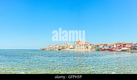 Die Küste und das Vorgebirge von kleinen kroatischen Stadt Umag Stockfoto