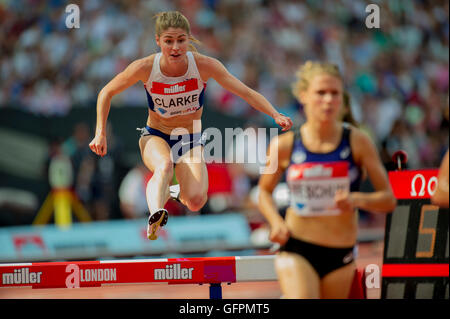 LONDON, ENGLAND - 22 Juli: Rosie Clarke Frauen 3000 m Hindernislauf Tag zwei der Muller Jubiläumsspiele im Stadion - Que Stockfoto