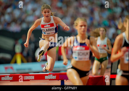 LONDON, ENGLAND - 22 Juli: Rosie Clarke Frauen 3000 m Hindernislauf Tag zwei der Muller Jubiläumsspiele im Stadion - Que Stockfoto