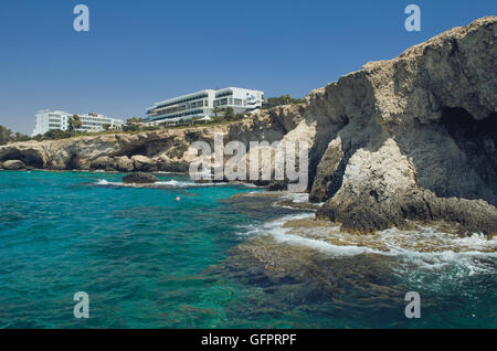 Zypern - Mittelmeerküste. Meer Höhlen in der Nähe von Ayia Napa. Stockfoto