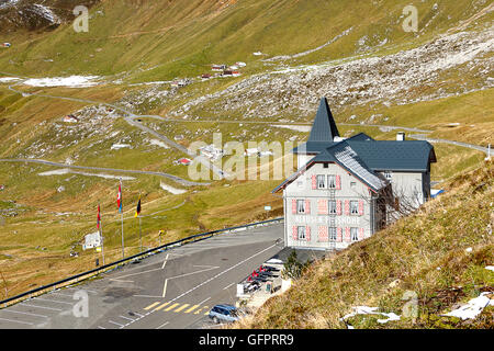 Eine authentische, entfernte Hotel auf dem Klausenpass in der Schweiz. Stockfoto
