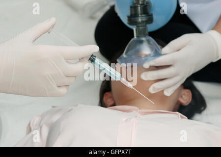 Bei der Reanimation im Krankenhaus Stockfoto