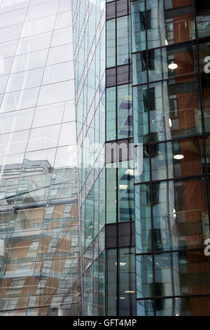 Central Square, Leeds Architektur Gebäude Glas Verglasung Winkel Stockfoto