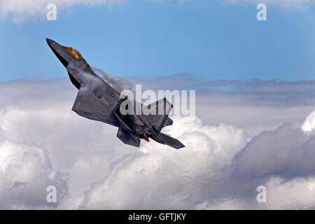 Lockheed Martin F-22A Raptor, 09-4191/FF (Cn 645-4191) aus der 1. Kämpfer-Flügel F-22A Demonstration Team beim RIAT 2016. Stockfoto