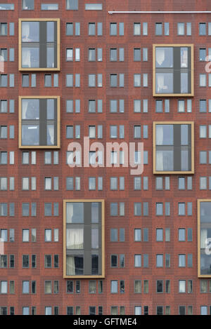 Sich wiederholende Muster. Abstrakte Fensterdetail vereinen Stratford ein studentisches Wohnen, East London UK. Stockfoto