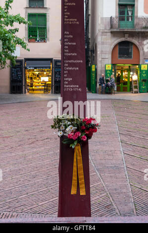 Denkmal für die verstorbenen während der 1713-1714 Belagerung von Barcelona. Plaça del Fossar de Les Moreres, Barcelona, Spanien. Stockfoto