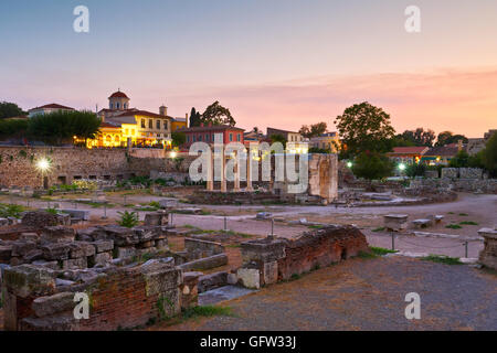 Reste des Hadrian Bibliothek in Plaka in Athen, Griechenland. Stockfoto