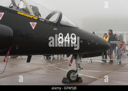 736 Squadron Royal Navy BAE Hawk T1 auf statischer Anzeige an RNAS Culdrose Luft Tag 2016 Stockfoto