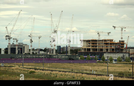 Gesamtansicht der Bau arbeitet im Gange auf dem Gelände des neuen Papworth Herzklinik im Wissenschaftspark Addenbrookes Hospital in Cambridge. Stockfoto