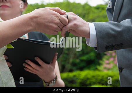 Ein paar heiraten. Stockfoto