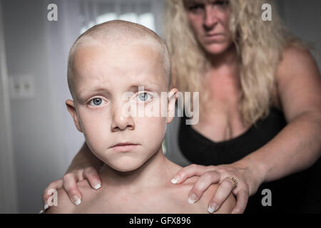 Mutter zu Hause unglücklich Stockfoto