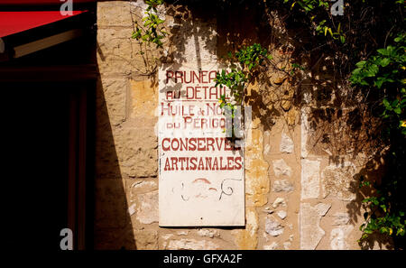 Regionalprodukte Zeichen in Monpazier Dordogne Frankreich Stockfoto