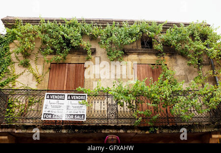 Kaufobjekt Monpazier, einer der "Plus Beaux Dörfer de France" in der Dordogne-Europa Stockfoto