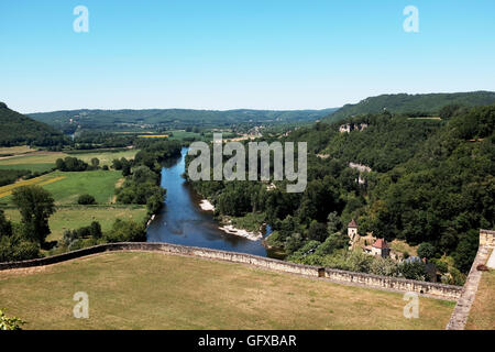 Beynac-et-Cazenac ein wunderschönes mittelalterlichen Dorf am Fluss Dordogne Südwestfrankreich Midi Pyrenäen Stockfoto