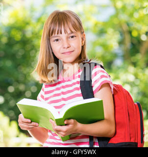 Mädchen in die Schule Stockfoto