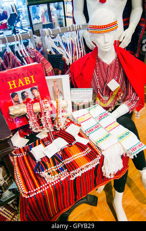 Tribal-Ware in Craft Shop, Terminal 2, Flughafen Manila, Philippinen Stockfoto