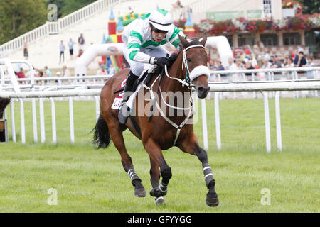 Clairefontaine-Deauville, Normandie, Frankreich. 1. August 2016. Kurs 9 - Solo des Brieres - A Orain Credit: Action Plus Sport Bilder/Alamy Live News Stockfoto