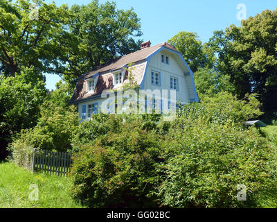 Murnau, Deutschland. 20. Juli 2016. Das Septembertag-Haus in Murnau, Deutschland, 20. Juli 2016 abgebildet. Die Künstler Gabriele Muenter (1877-1962) und Wassily Kandinsky (1866-1944) verbrachte die Sommermonate zusammen hier zwischen 1909 und 1914. Foto: ALEXANDRA SCHULER - NO WIRE SERVICE - © Dpa/Alamy Live-Nachrichten Stockfoto