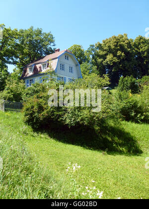 Murnau, Deutschland. 20. Juli 2016. Das Septembertag-Haus in Murnau, Deutschland, 20. Juli 2016 abgebildet. Die Künstler Gabriele Muenter (1877-1962) und Wassily Kandinsky (1866-1944) verbrachte die Sommermonate zusammen hier zwischen 1909 und 1914. Foto: ALEXANDRA SCHULER - NO WIRE SERVICE - © Dpa/Alamy Live-Nachrichten Stockfoto