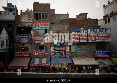 Amritsar, Punjab, Indien. 12. Mai 2013. Datei-Image - Anzeigen an der Fassade von Gebäuden in Amritsar, Indien. © Jordi Boixareu/ZUMA Draht/Alamy Live-Nachrichten Stockfoto