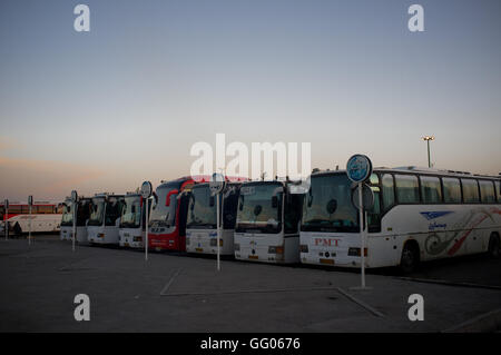 Urmia, Provinz West-Aserbaidschan, Iran. 30. Mai 2013. Image Datei - parkenden Busse am Busbahnhof Urmia, Iran. © Jordi Boixareu/ZUMA Draht/Alamy Live-Nachrichten Stockfoto