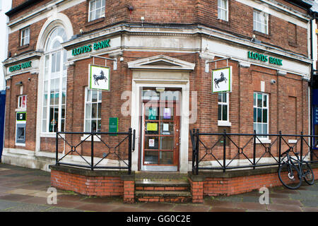 Lloyds banking Group, Räumlichkeiten in Kirchensiedlung, Southport, Merseyside, England Stockfoto