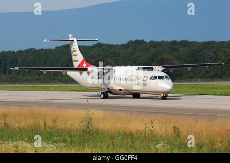 Genf/Schweiz 5. August 2015: ATR von Ethiad Regiional am Flughafen Genf. Stockfoto