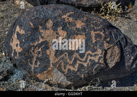 Felszeichnungen von Hohokam Leuten an malte Rock Petroglyph Site, Sonora-Wüste, in der Nähe von Gila Bend, Arizona, USA Stockfoto