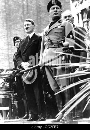 Hitlers Besuch in Italien. Hitler und Mussolini in Venedig 1934 Italien Stockfoto