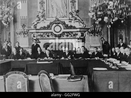 Interwar Periode. Aristide Briand den Vorsitz der Sitzung des Organisationskomitees der Europäischen Union des Quai d ' Orsay. Stockfoto