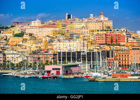 Cagliari, Sardinien, Italien Küste Skyline am Mittelmeer. Stockfoto