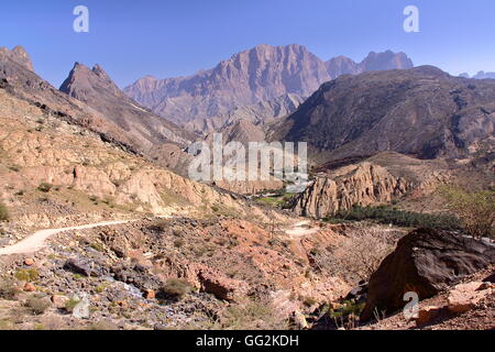 Gesamtansicht der Berge von Wadi Bani Awf in westlichen Hajar, Oman Stockfoto