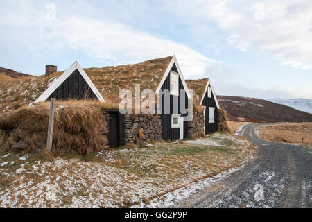 Island-historische Rasen-Häuser Stockfoto