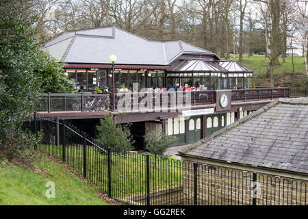 Das Cafe Waterloo, See Roundhay Park, Leeds, Yorkshire, Großbritannien Stockfoto