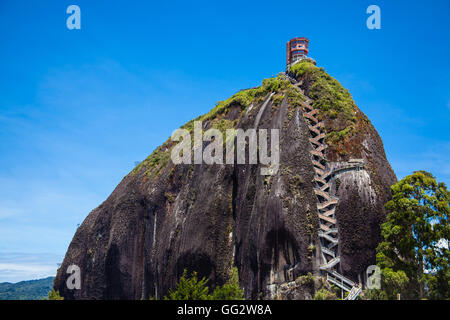 Rock Mountain in Guatape Kolumbien (El Peñol) Stockfoto