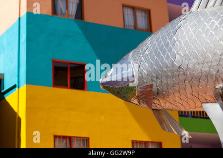 Häuser und Gebäude in Guatape sind wunderschön dekoriert. Stockfoto