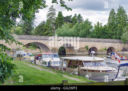 Wallingford Bridge über die Themse in South Oxfordshire Stockfoto