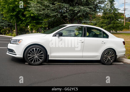 2016 weiß Volkswagen (VW) Jetta Sport Stockfoto