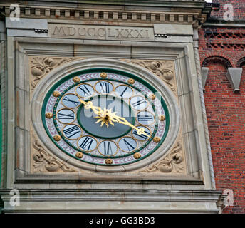 Odense, Fyn Rathaus Clock, Dänemark, Stockfoto